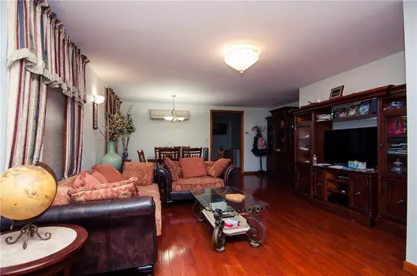 Brooklyn, NY 11209,7204 6 AVE