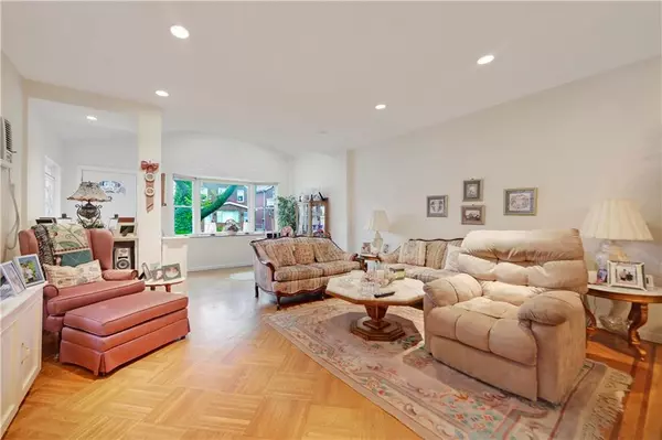 Brooklyn, NY 11209,74 74 ST