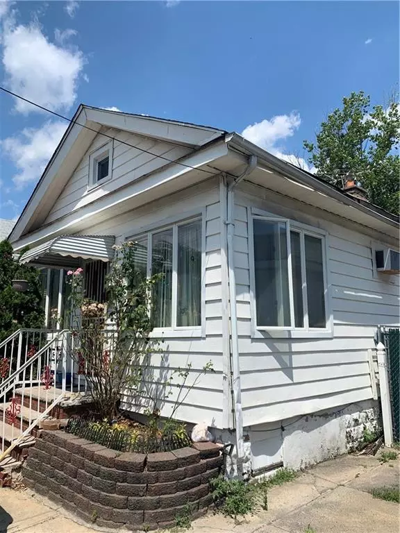 9 Matthews PL, Brooklyn, NY 11236