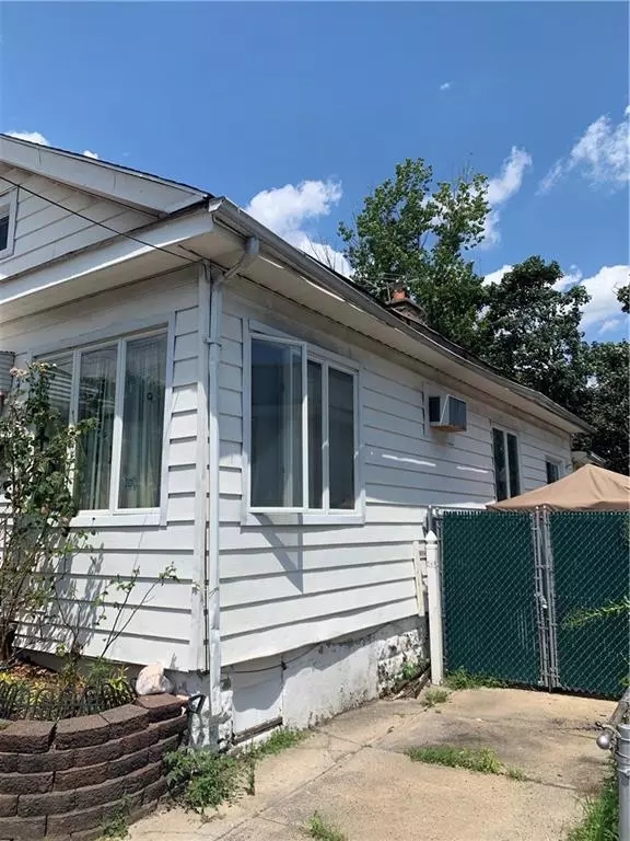 Brooklyn, NY 11236,9 Matthews PL