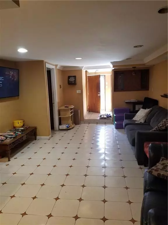 Brooklyn, NY 11236,929 East 89 ST