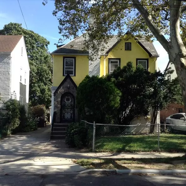 Laurelton, NY 11413-2427,13747 224 ST