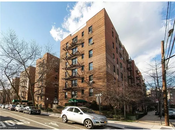 61 Oliver ST NE #6P, Brooklyn, NY 11209