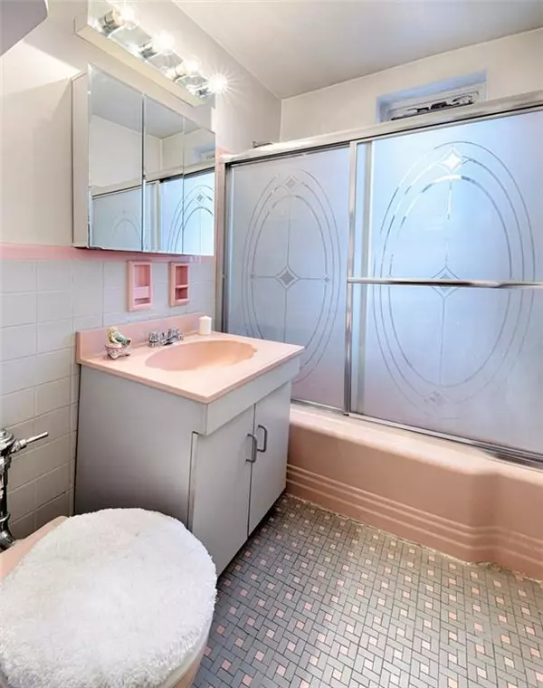 Brooklyn, NY 11209,61 Oliver ST NE #6P