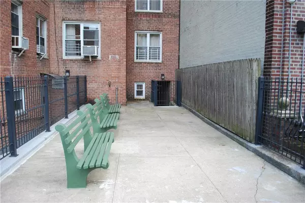 Brooklyn, NY 11214,8721 Bay Pkwy #5E