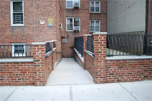 Brooklyn, NY 11214,8721 Bay Pkwy #5E