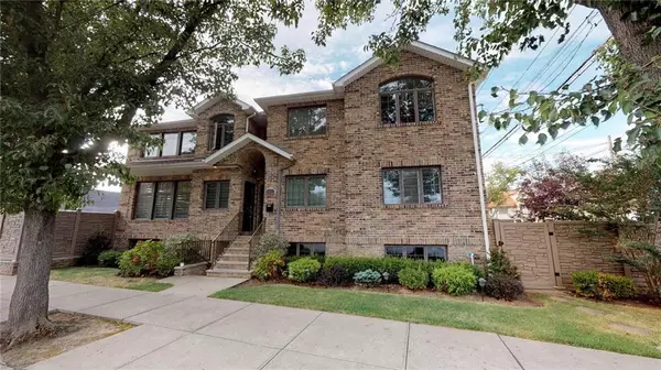 1075 North Railroad AVE, Staten  Island, NY 10306