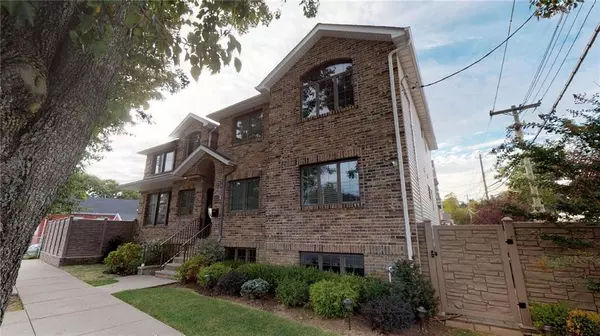 Staten  Island, NY 10306,1075 North Railroad AVE