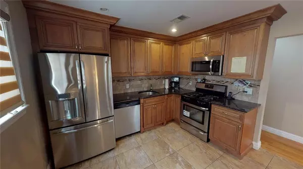 Staten  Island, NY 10306,1075 North Railroad AVE