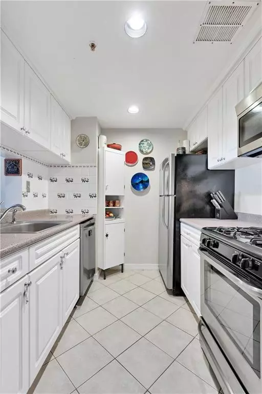 Brooklyn, NY 11209,6902 Narrows AVE #3B