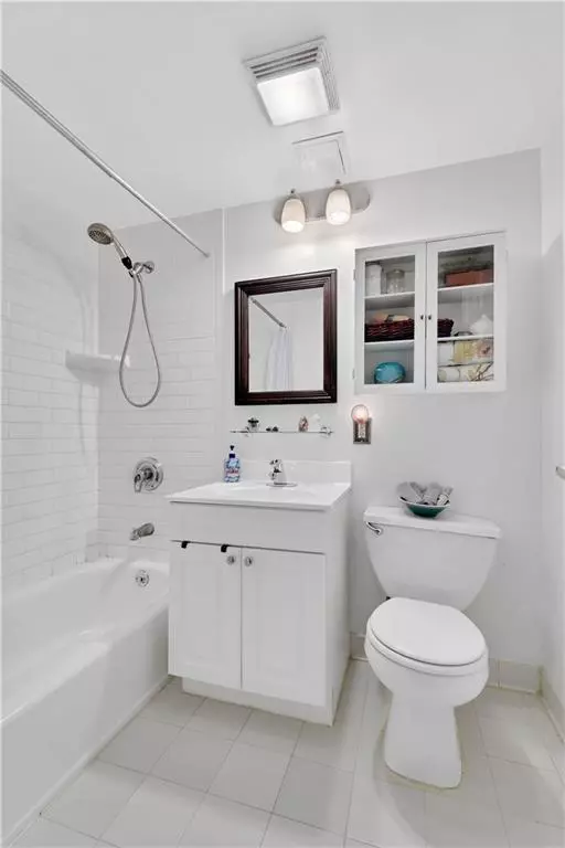 Brooklyn, NY 11209,6902 Narrows AVE #3B