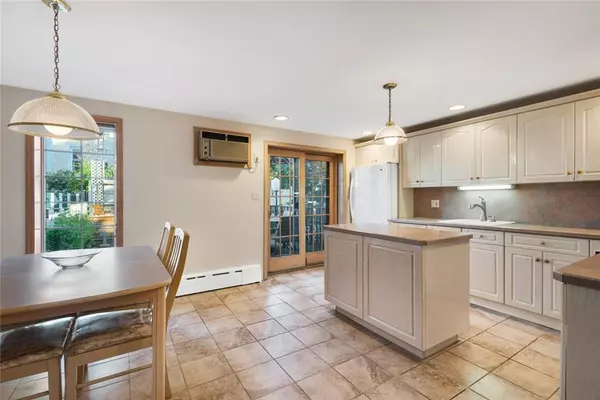 Brooklyn, NY 11209,249 71 ST