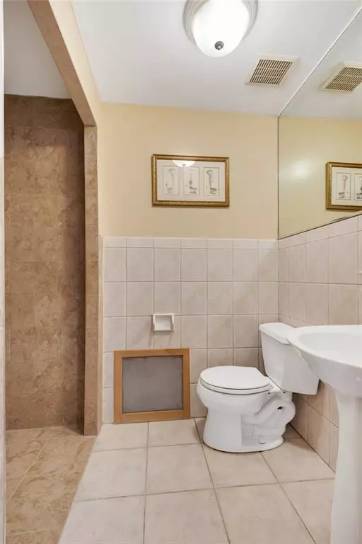 Brooklyn, NY 11209,249 71 ST