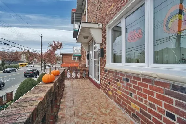 Brooklyn, NY 11214,109 27 AVE