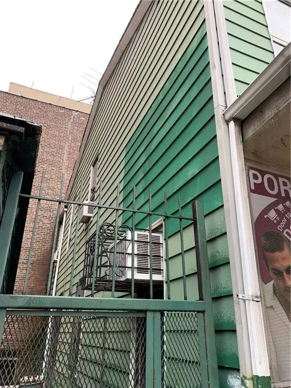 Bronx, NY 10458,3059 Valentine AVE