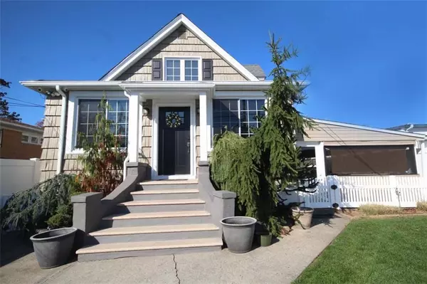 383 McClean AVE, Staten  Island, NY 10306