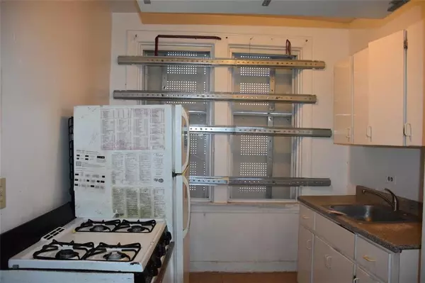 Long Island City, NY 11104,4132 40 ST