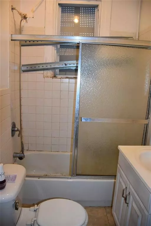 Long Island City, NY 11104,4132 40 ST
