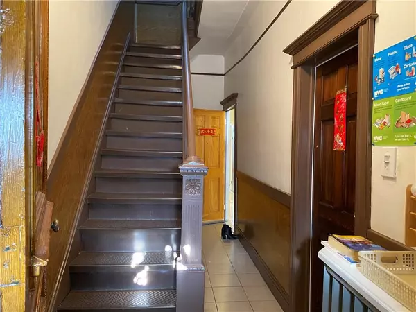 Brooklyn, NY 11220,739 45 ST