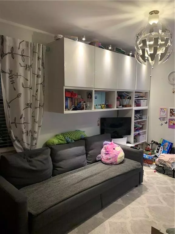 Maspeth, NY 11378,52-15 65 PL #6C