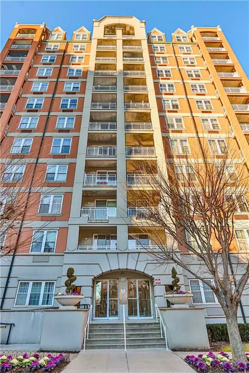 Brooklyn, NY 11235,40 Oceana DR West #7B