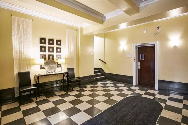 Brooklyn, NY 11209,9524 Fort Hamilton Pkwy #306