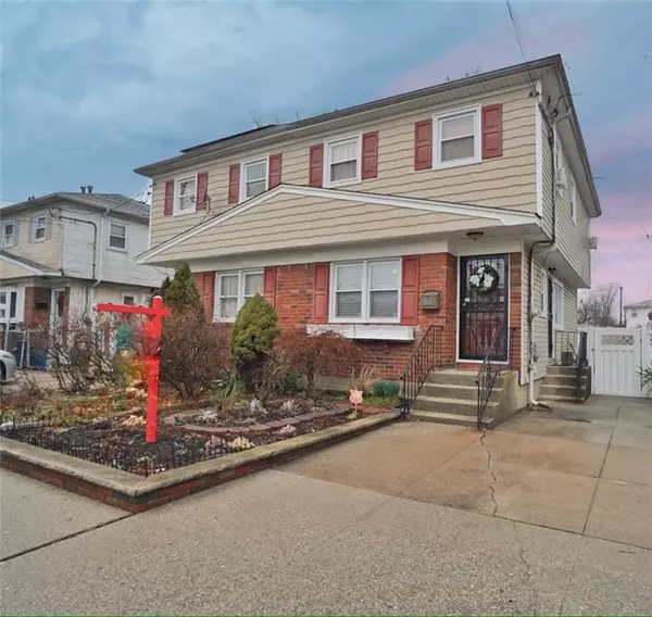 25321 147th Rd, Rosedale, NY 11422