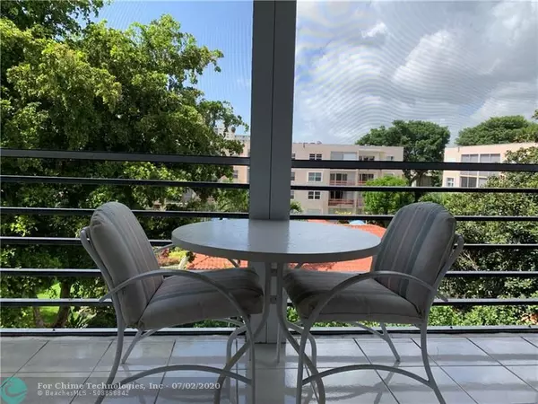 Lauderdale By The Sea, FL 33062,1541 S Ocean Blvd  #403