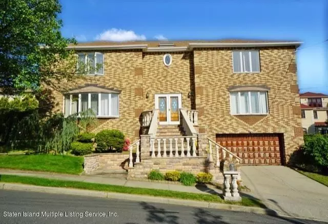 Staten  Island, NY 10304,52 Ridge AVE