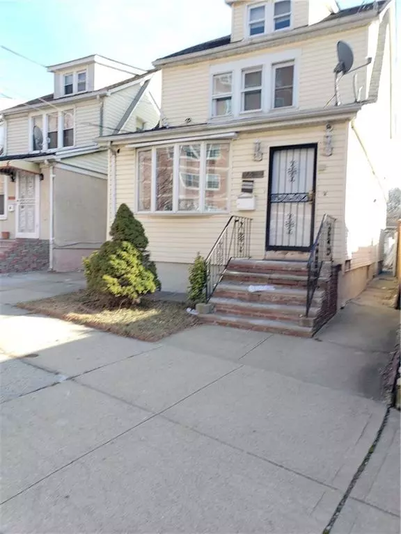 166-10 Hendrickson PL, Jamaica, NY 11433