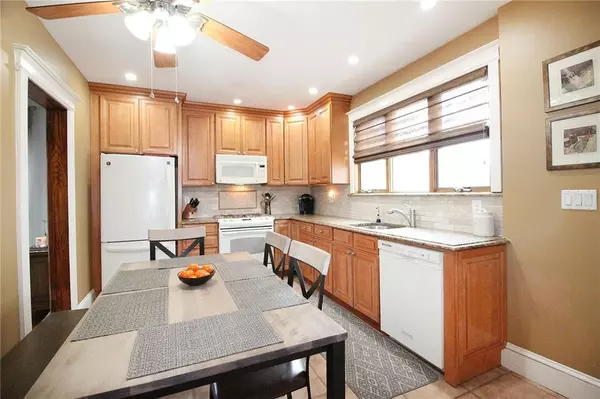 Staten  Island, NY 10306,282 Rose AVE