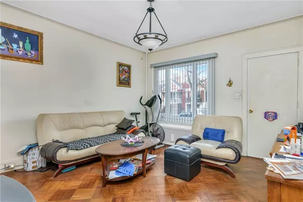 Brooklyn, NY 11235,78 Parkway CT