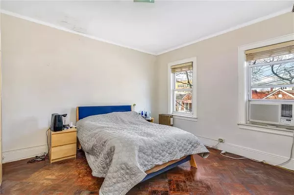 Brooklyn, NY 11235,78 Parkway CT