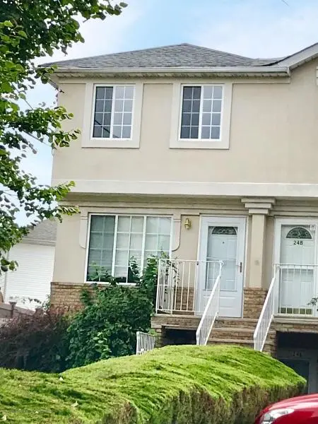 24 Detroit AVE, Staten  Island, NY 10312