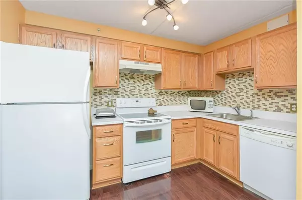 7914 Rockaway Beach BLVD #7E, Rockaway Beach, NY 11693
