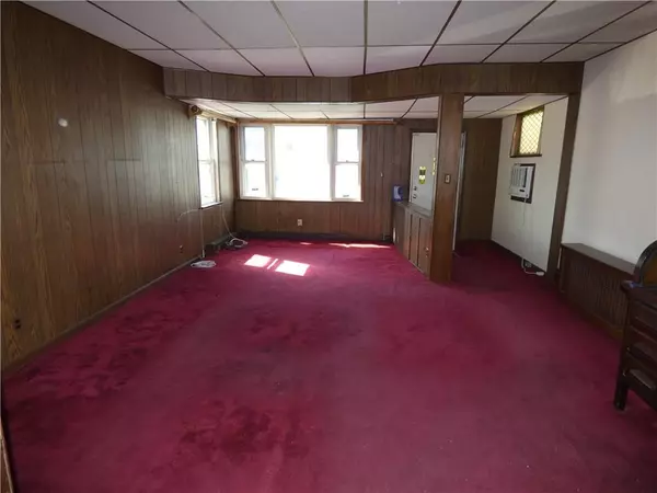 Woodhaven, NY 11421,9213 92 AVE