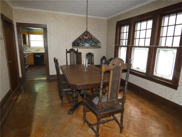 Woodhaven, NY 11421,9213 92 AVE