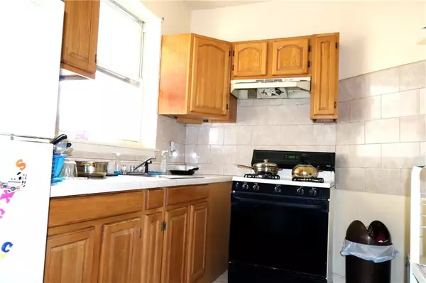 Brooklyn, NY 11236,8416 Glenwood RD