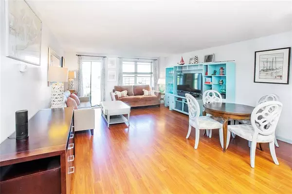 Rockaway Beach, NY 11693,260 Beach 81 ST #3N