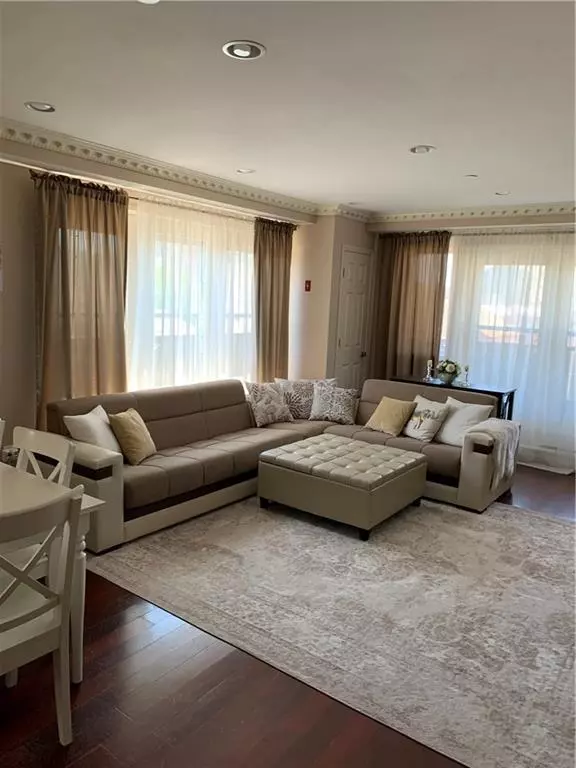3041 Brighton 2 ST #3B, Brooklyn, NY 11235