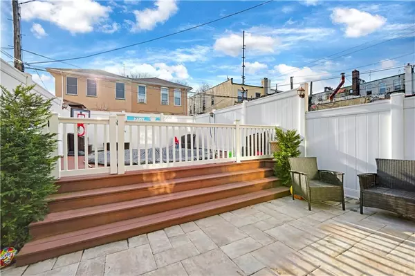 Brooklyn, NY 11228,1324 72 ST