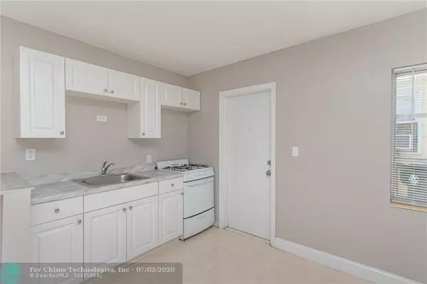 Lake Worth, FL 33460,325 N H St