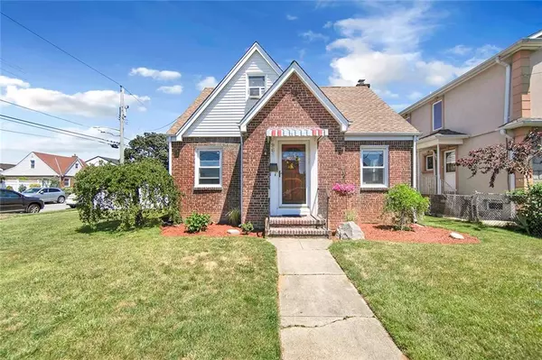 966 Naple AVE, Franklin Square, NY 11010