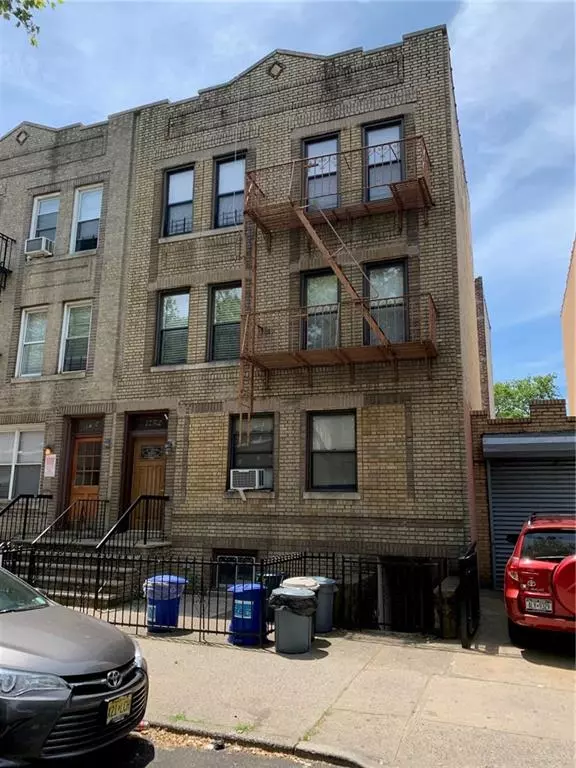 1752 76 ST, Brooklyn, NY 11214