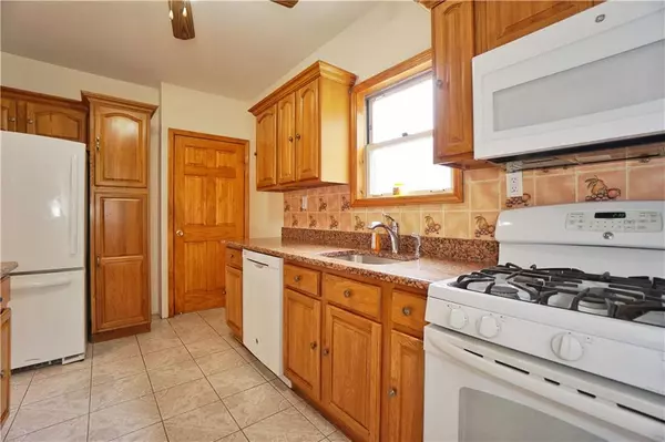 Jamaica, NY 11429,20915 Hollis AVE