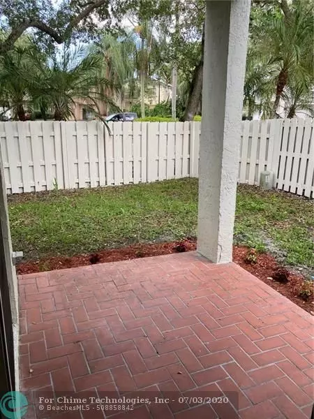 Plantation, FL 33322,9832 NW 9th ct