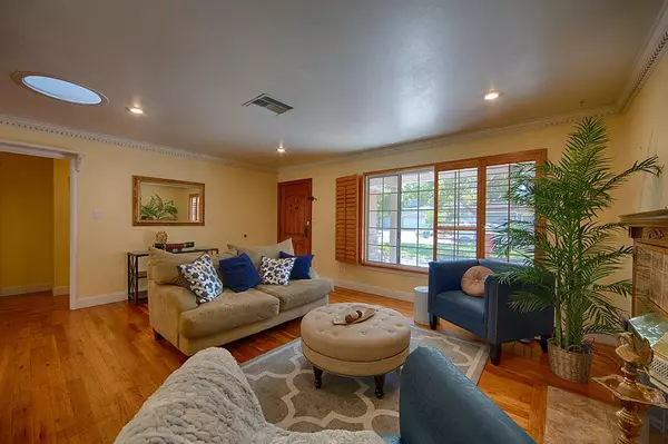 Cupertino, CA 95014,20599 Scofield DR