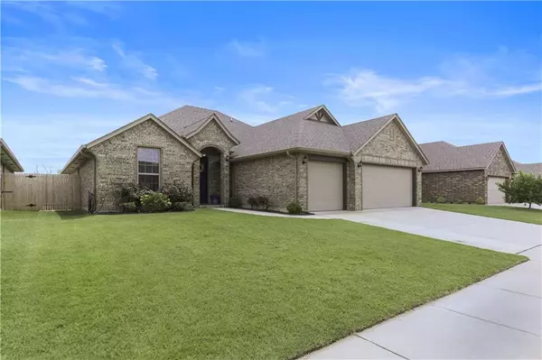 3412 Canton Trail, Yukon, OK 73099-4183