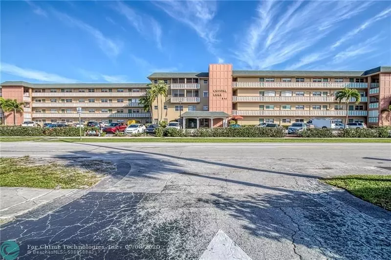 Deerfield Beach, FL 33064,941 Crystal Lake Dr  #307