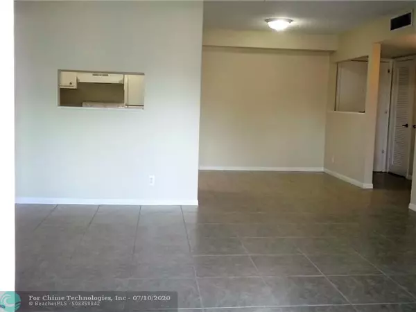 Deerfield Beach, FL 33441,411 SE 8th St  #231